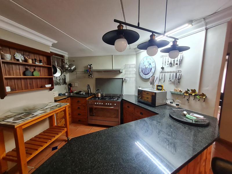To Let 4 Bedroom Property for Rent in Rome Glen Western Cape